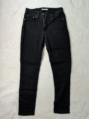 Levi's Black Skinny Jeans - Classic Slim Fit